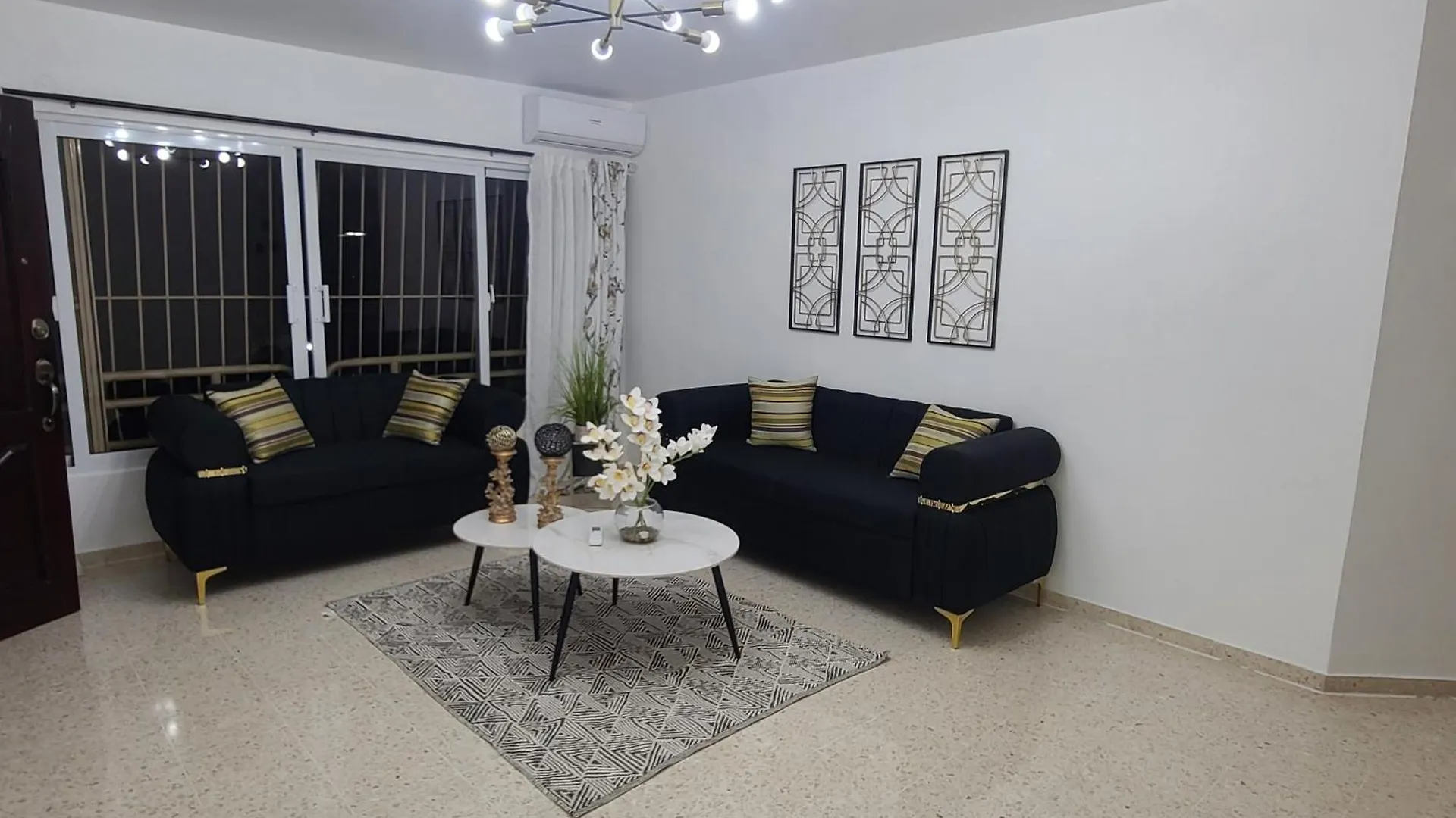 Apartamento Familiar En Moca contacts